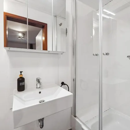 דירה Kstay - Kaiserberg - Kitchen - Wifi - Parking קייזרסלאוטרן